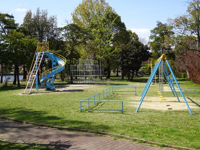 小さな公園.JPGのサムネイル画像